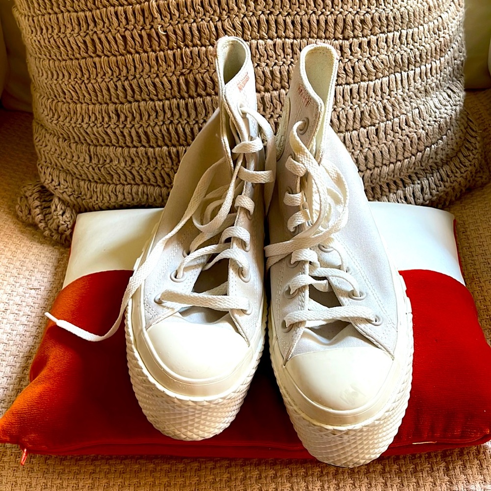 Chuck Taylor Converse Women’s High Top Sneakers